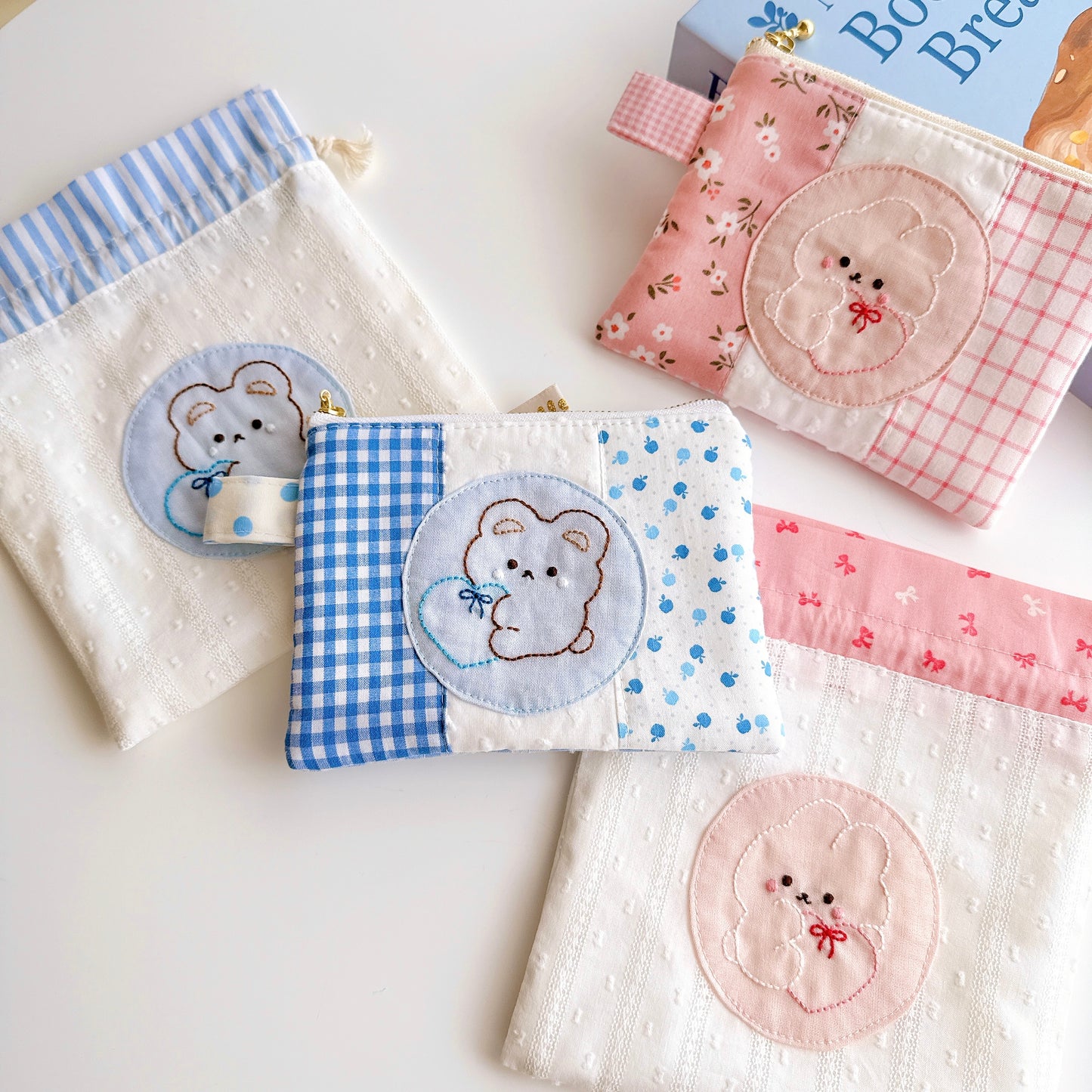 切り替え巾着刺繍ポーチ